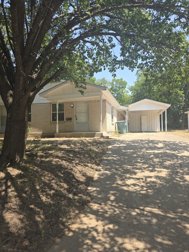 Photo - 1435 S Rusk St