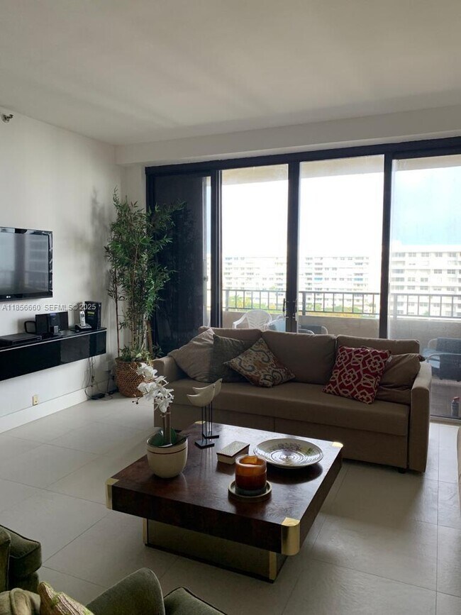 Photo - 251 Crandon Blvd Unidad 929