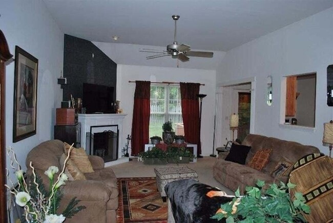 Photo - 581 Forest Hill Dr