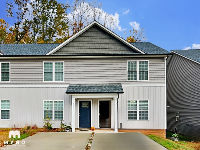 Photo - 733 Hillside St Townhome