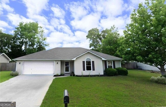 Building Photo - 108 Honeysuckle Rd