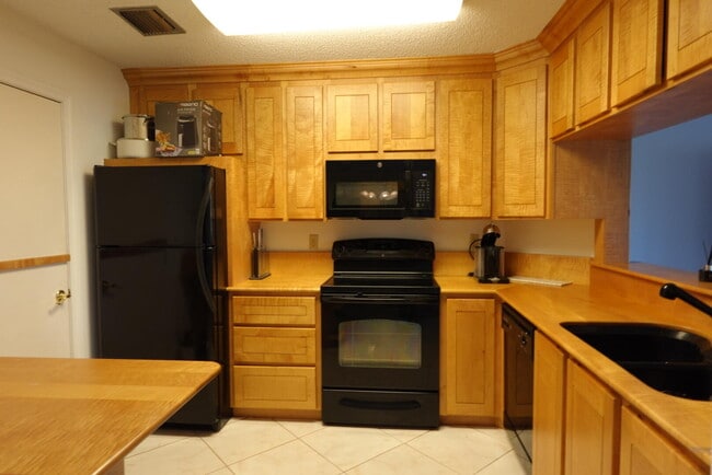 Photo - 2274 Discovery Cir W