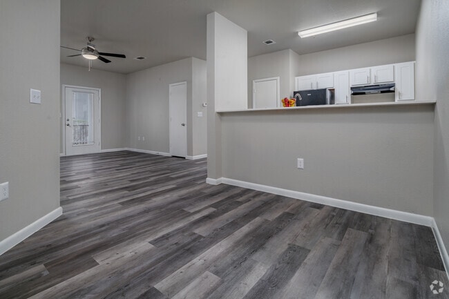 2BR, 2BA - 1150SF Dining Room