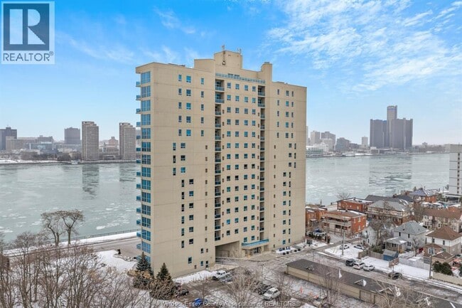 Photo - 1225 Riverside Dr W Unité 703