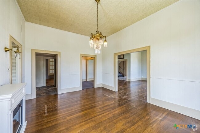 Building Photo - 811 Terrell St Rental