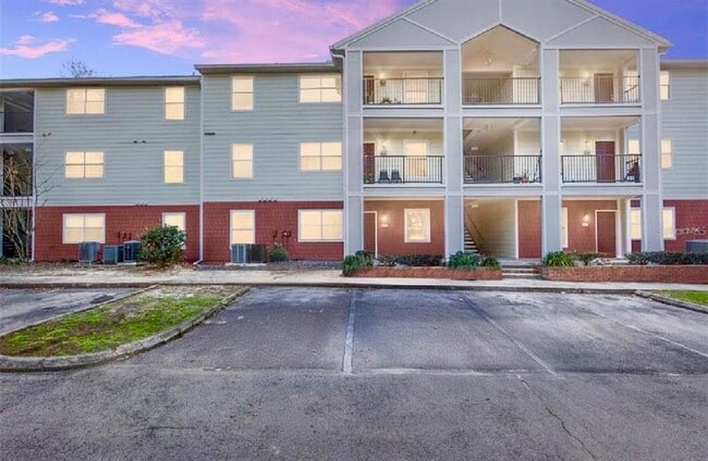 Photo - 2360 SW Archer Rd Unit 915