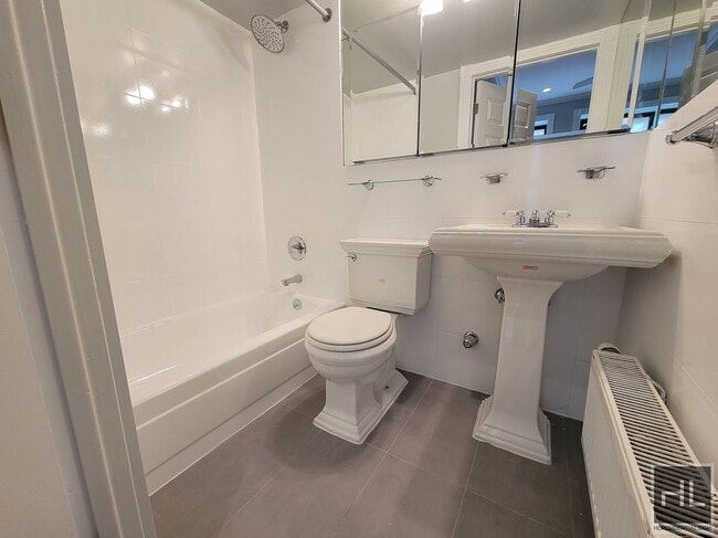 Photo - E 13TH ST. Unit 3H