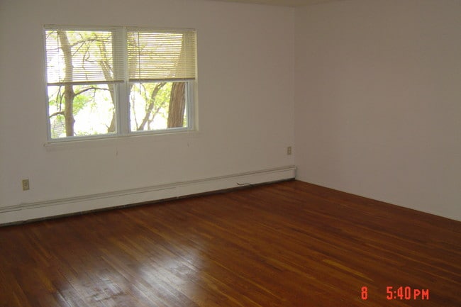 9 Catherine St