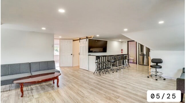 Photo - 1724 W Main St