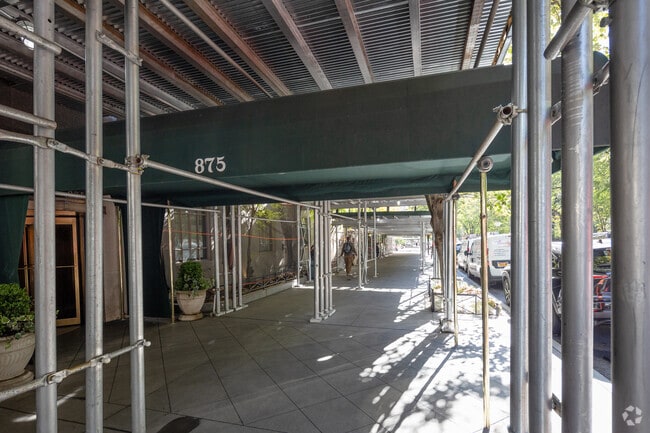 Entrance - 875 Fifth Ave