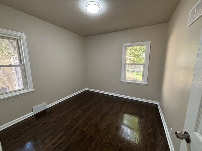 Photo - Charming 4-bed Home in Gary