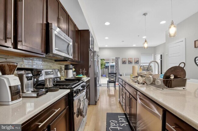 Photo - 1504 Earl St