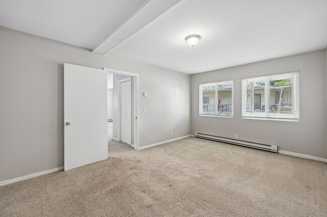 Photo - 550 Harding Plz Unidad E113