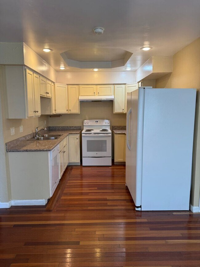 Photo - 1140 Hartford Pl
