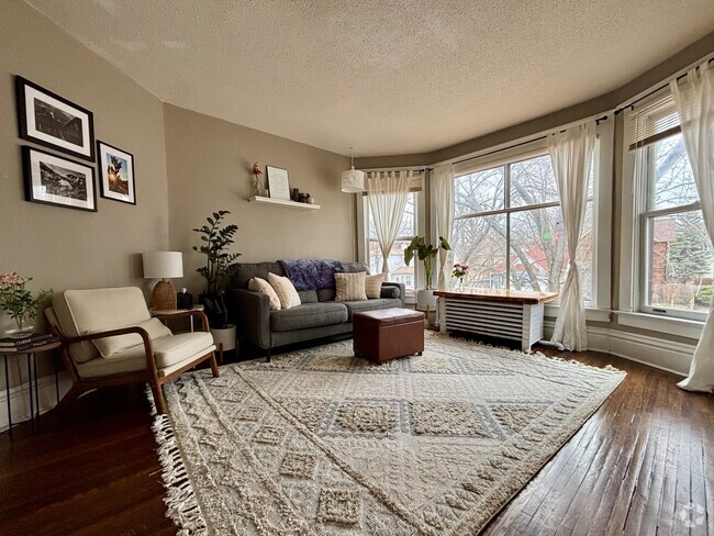 Building Photo - 2536 Polk St NE Rental