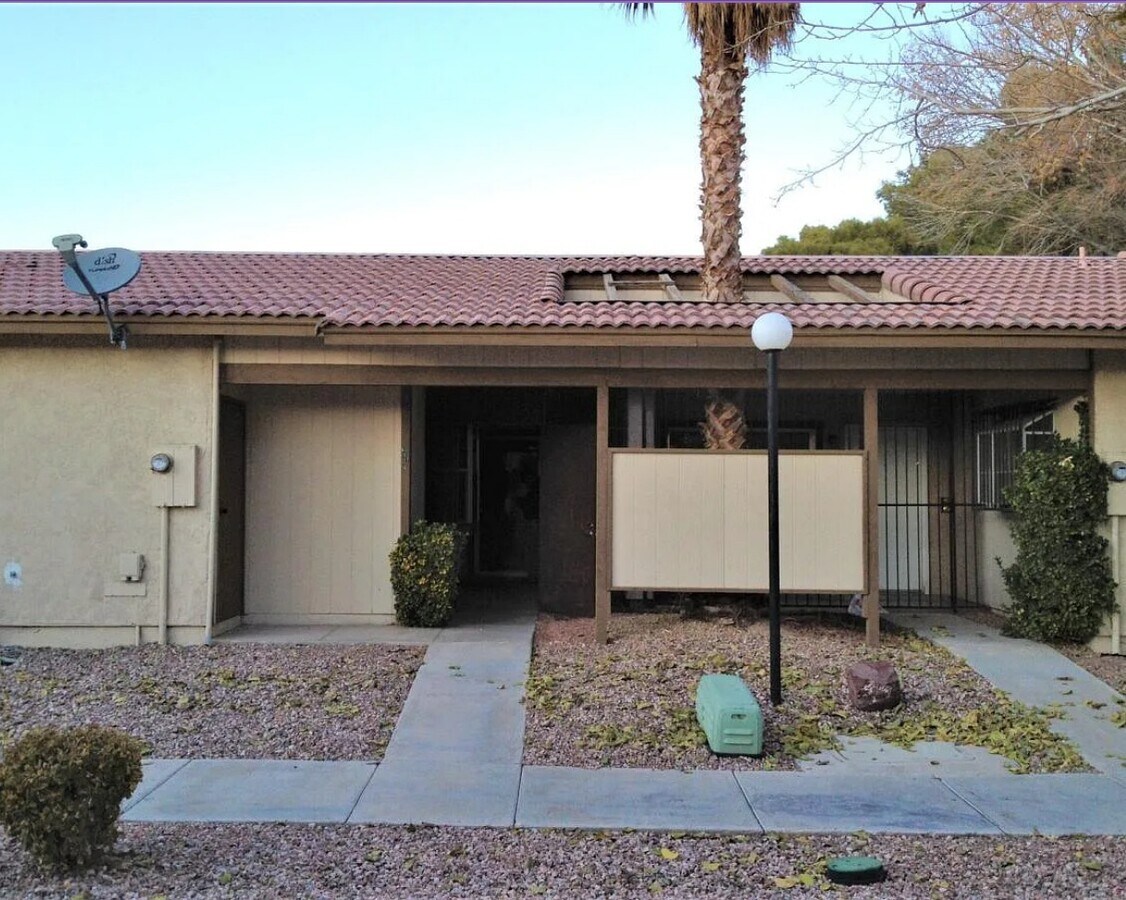 Photo - 457 N Lamb Blvd