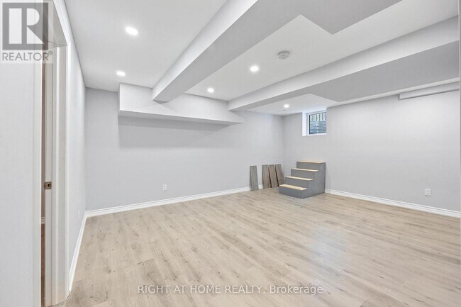 Photo - 764 Willowbank Trail