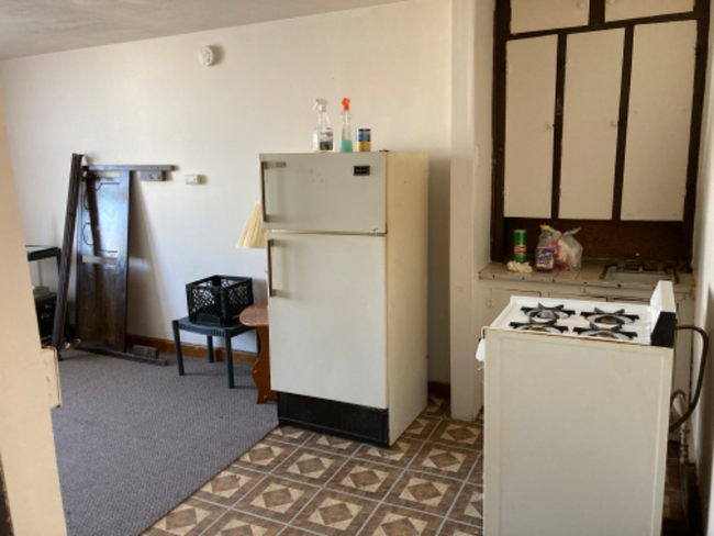 Building Photo - 3500 W Kilbourn Ave Rental