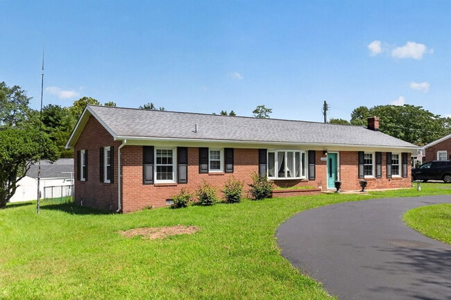 Photo - 26646 Three Notch Rd