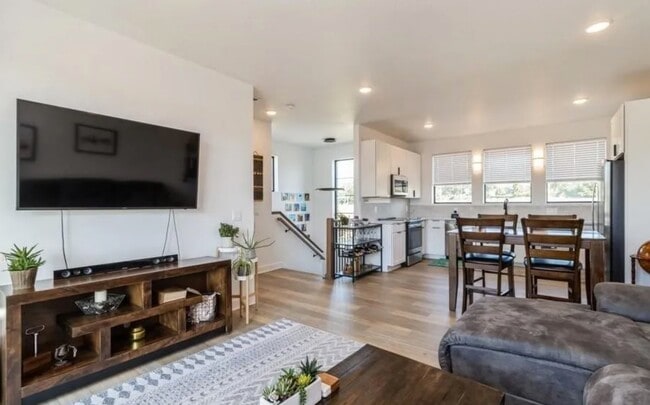 Photo - 1393 Keosauqua Way