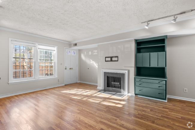 Building Photo - 1957 1/2 Calvert St NW Rental