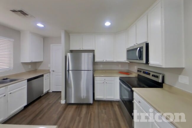 Photo - 12922 W Fleetwood Ln