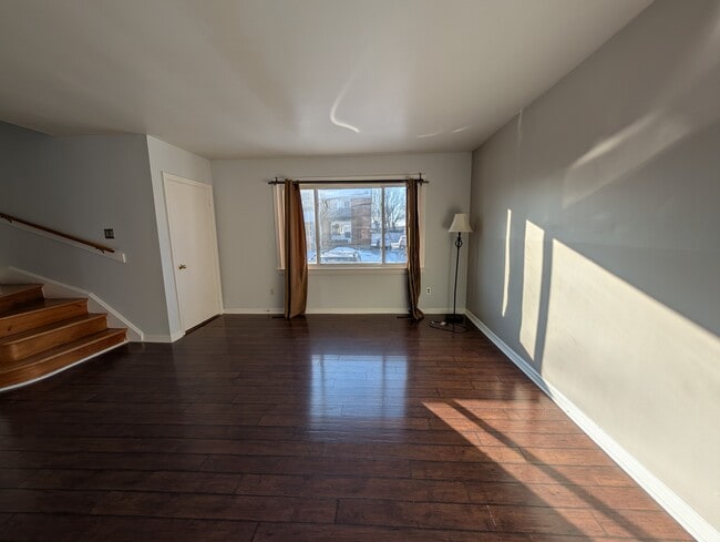 Photo - 515 Prince Albert St