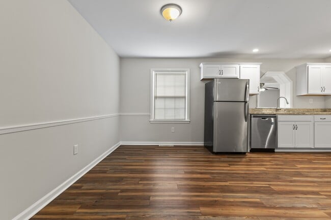 Photo - 702 Della Dr