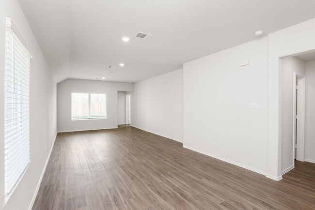 3101 Wood Lily Dr