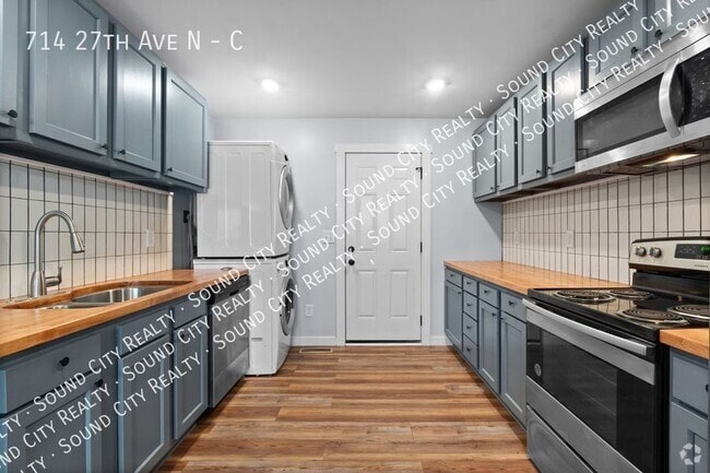 Building Photo - 714 27th Ave N Unit C Rental