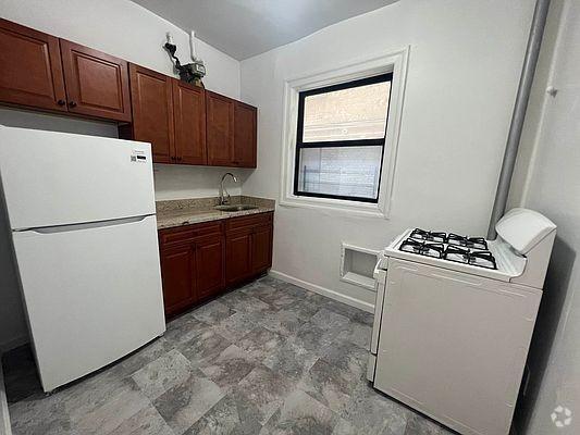 Building Photo - 1 bedroom in BRONX NY 10468 Unit 2F Rental