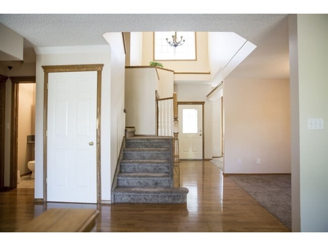 Photo - 4 Bed 4 Bath Unit in Sherwood Park, AB Unit 473