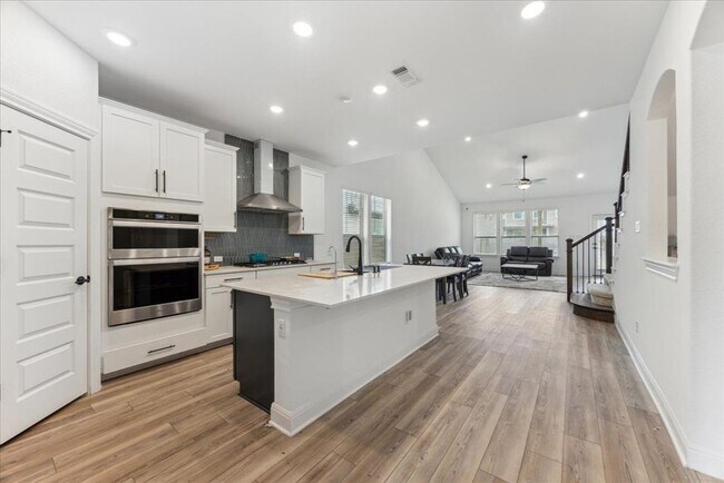 Photo - Fabulous home in Leander's Horizon Lake Community!