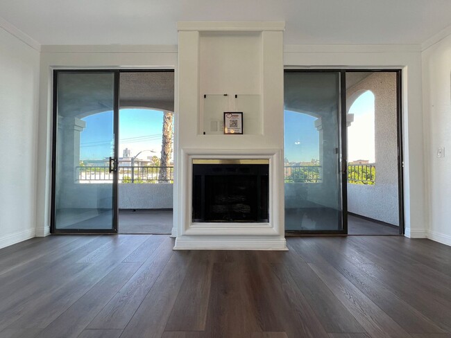 Photo - **555 Maine Ave #304 Long Beach** Upstairs 3 bedroom 2 bath - 2 weeks free OAC!!