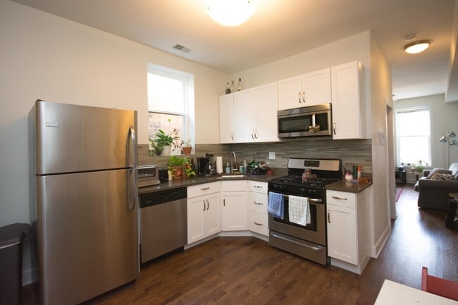 Photo - 2253 N Janssen Ave Unidad 2F