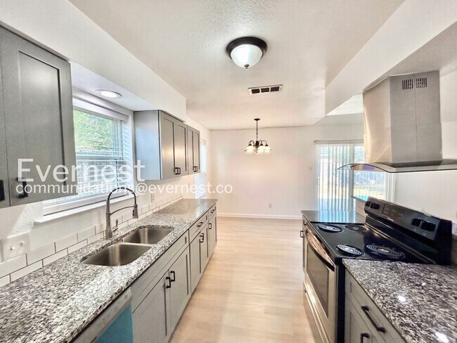 Photo - 1800 Heidelberg Dr