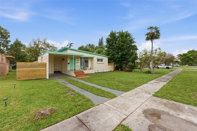 Building Photo - 1620 NE 160th St