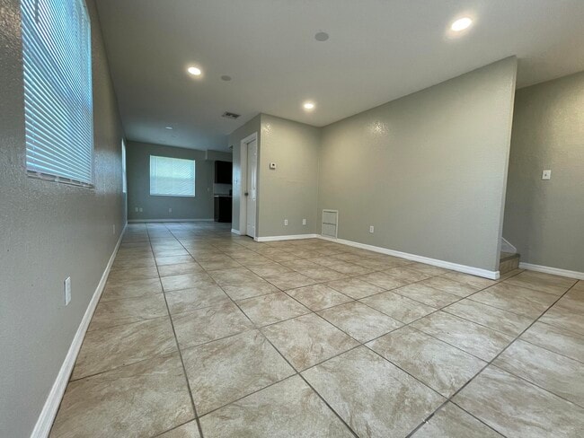 Photo - 2886 Harson Way