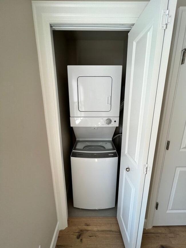 Photo - Private One Bedroom Unattached ADU with Fu...