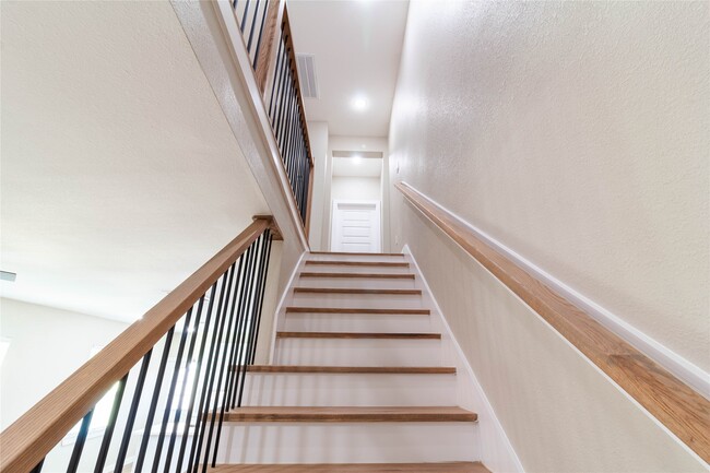 Photo - 3555 Noah St