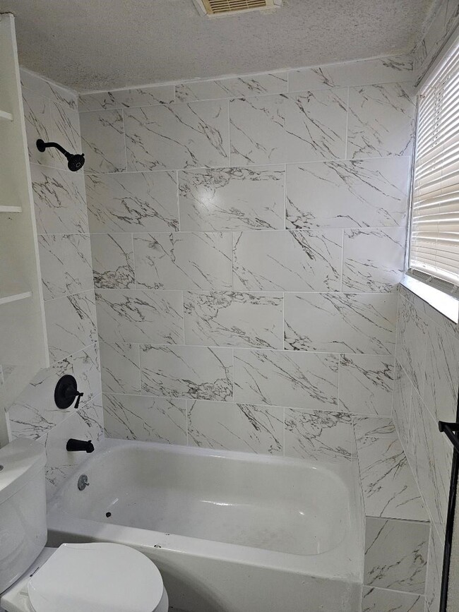 Building Photo - 8010 Miley St