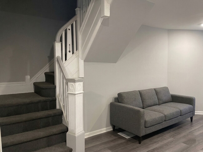 Photo - 206 N 60th St