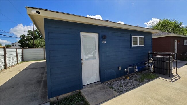 Building Photo - 3741 Seabrook St