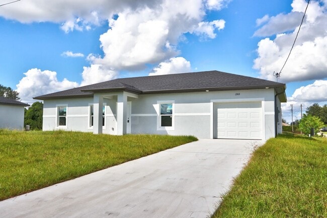 Photo - BRAND NEW 3/2/1-SAVANNAH MODEL-GREAT SW LE...