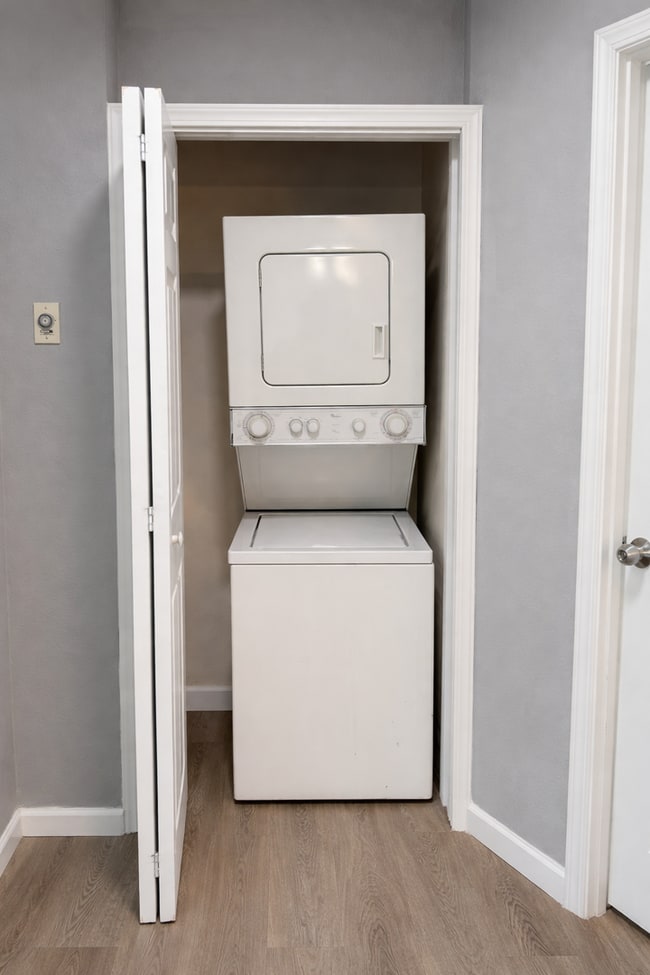 Photo - 1015 Linc Unit #A