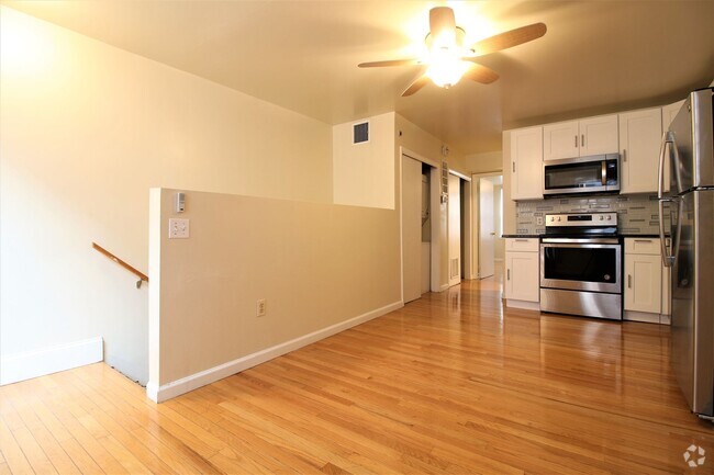 Building Photo - 1213 Wood St Unit #B Rental