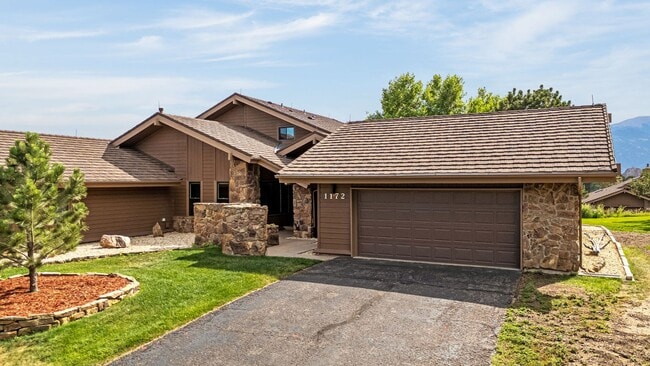 Building Photo - 1172 Hill Cir Unit 1172 HC