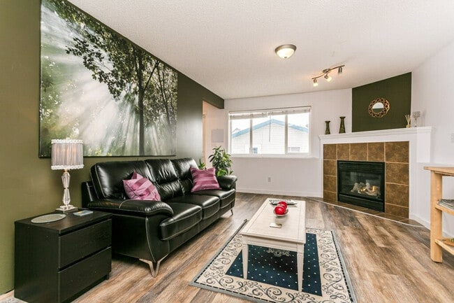 Photo - 3029 Trelle Crescent NW Unit SI FL4-ID1564653P