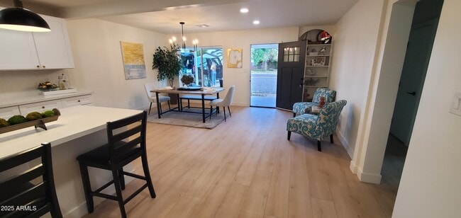 Photo - 2320 E Whitton Ave