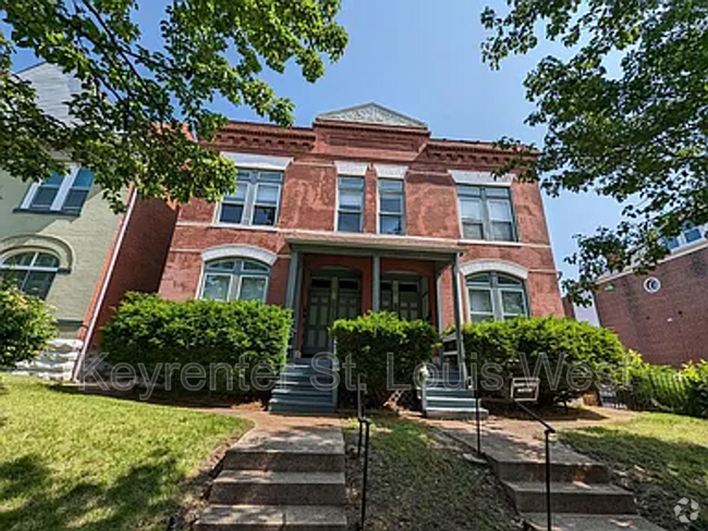 Building Photo - 2821 Henrietta St Rental